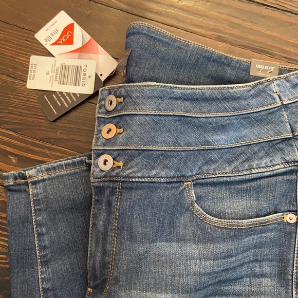 Torrid jeans - Picture 2 of 6